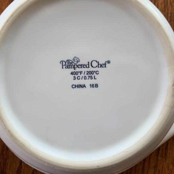 New pampered chef bowl - Picture 6 of 7